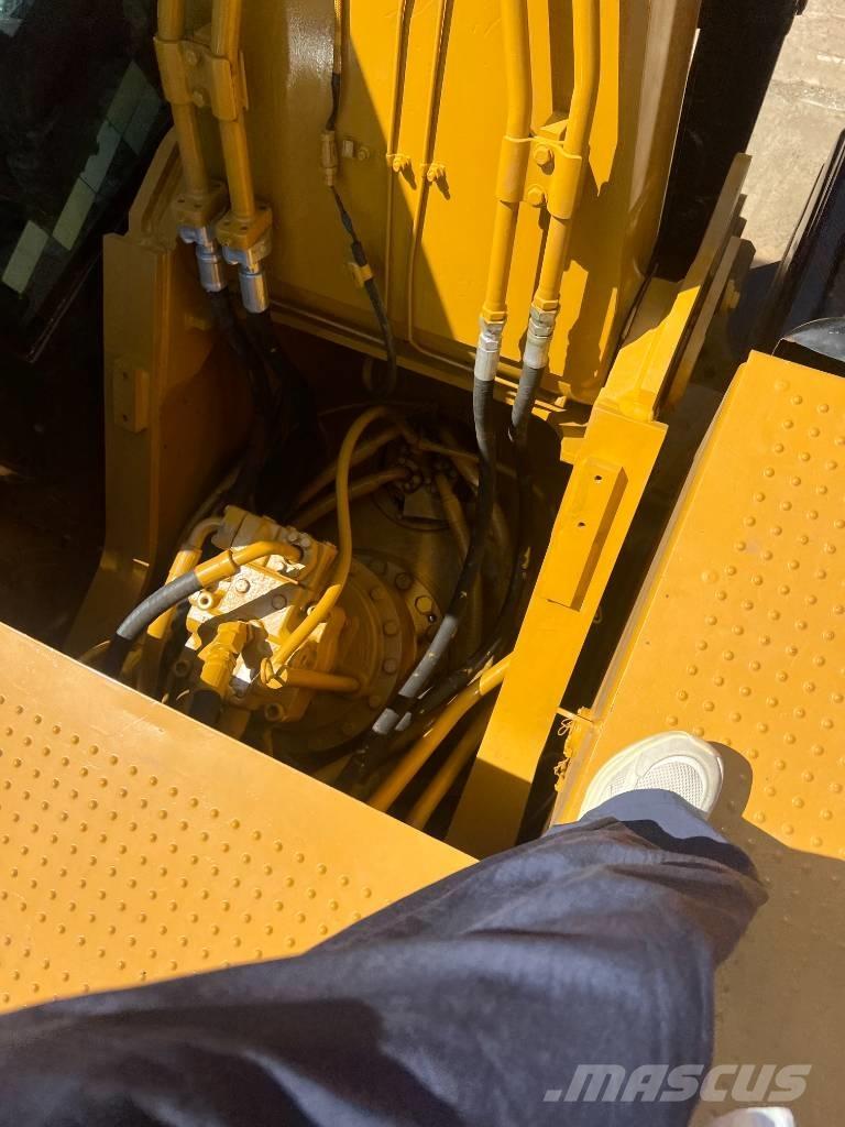 CAT 325D Bageri gusjeničari