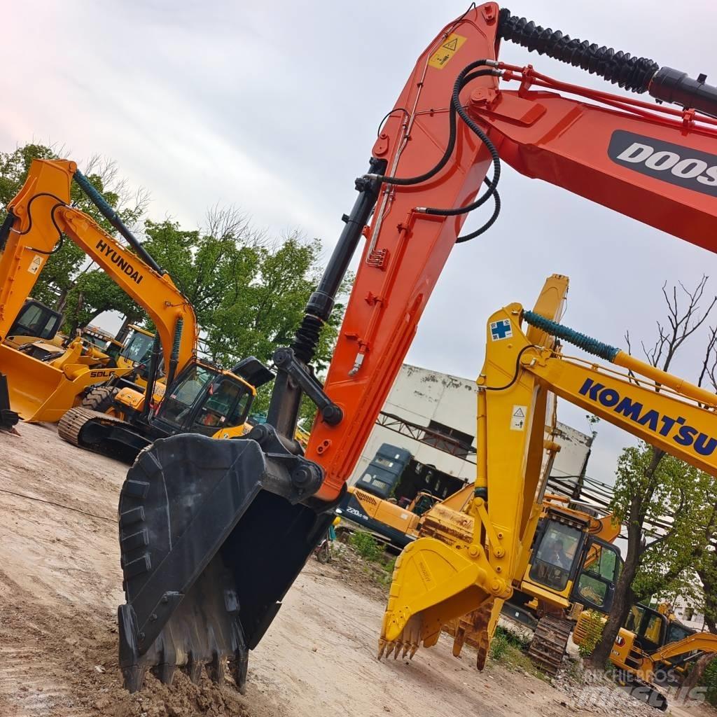 Doosan DX300 Bageri gusjeničari