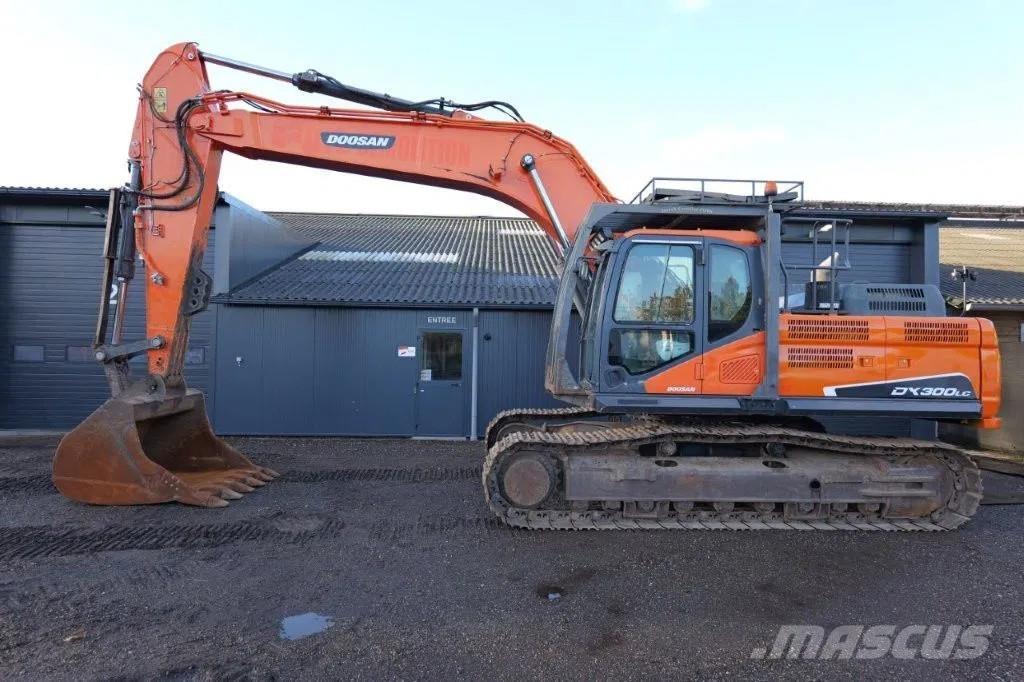 Doosan DX300LC Bageri gusjeničari
