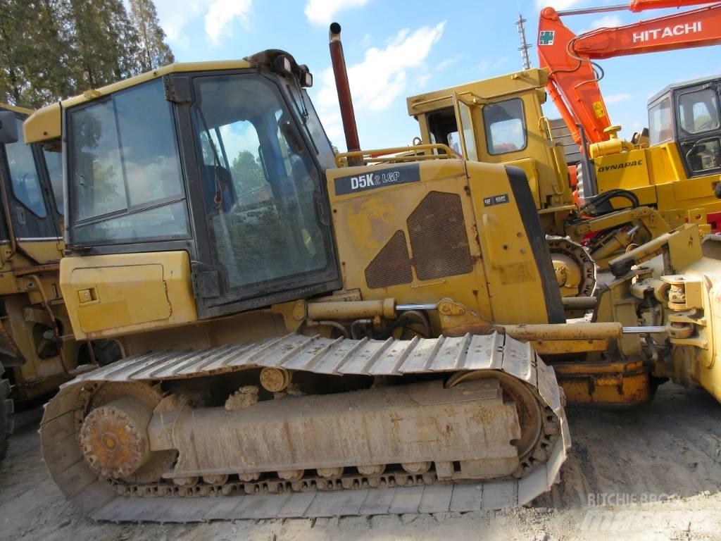 CAT D5K Buldožeri gusjeničari