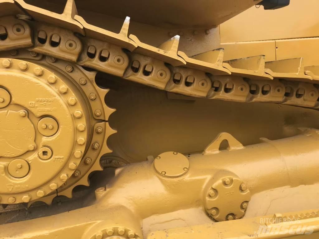 CAT D8R Buldožeri gusjeničari