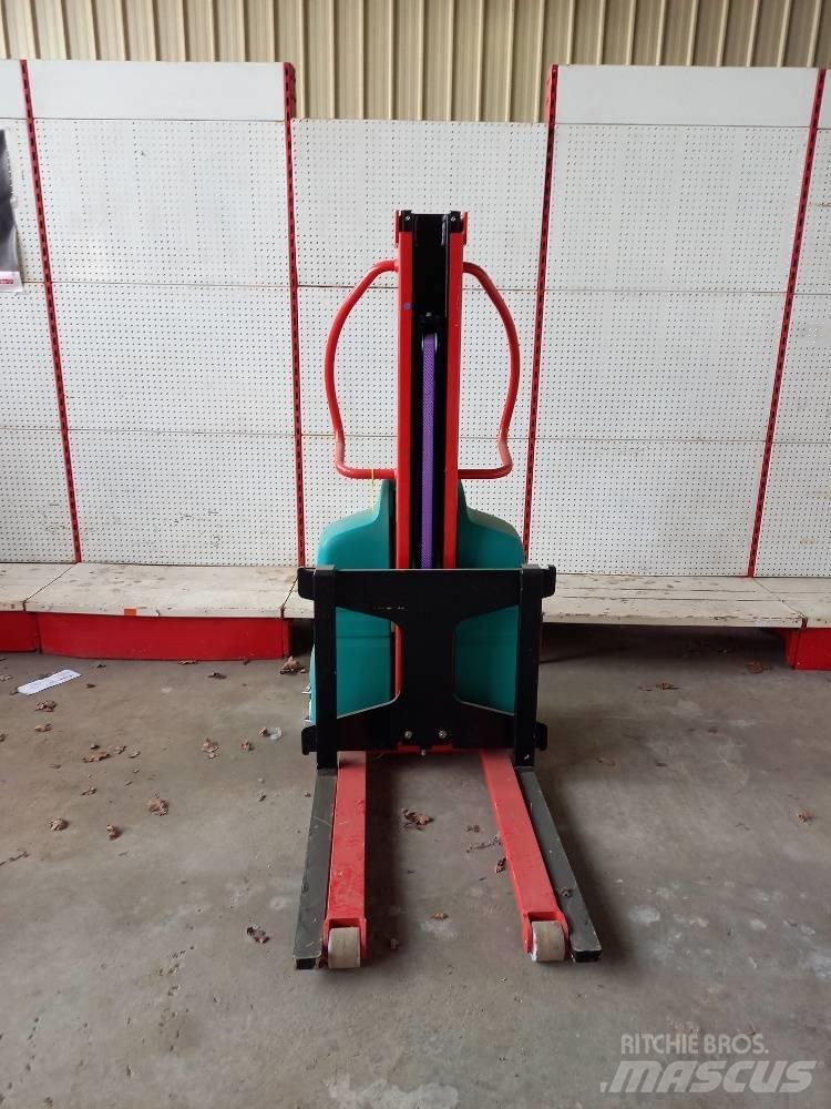 Manitou EB500 Ručni električni viličar