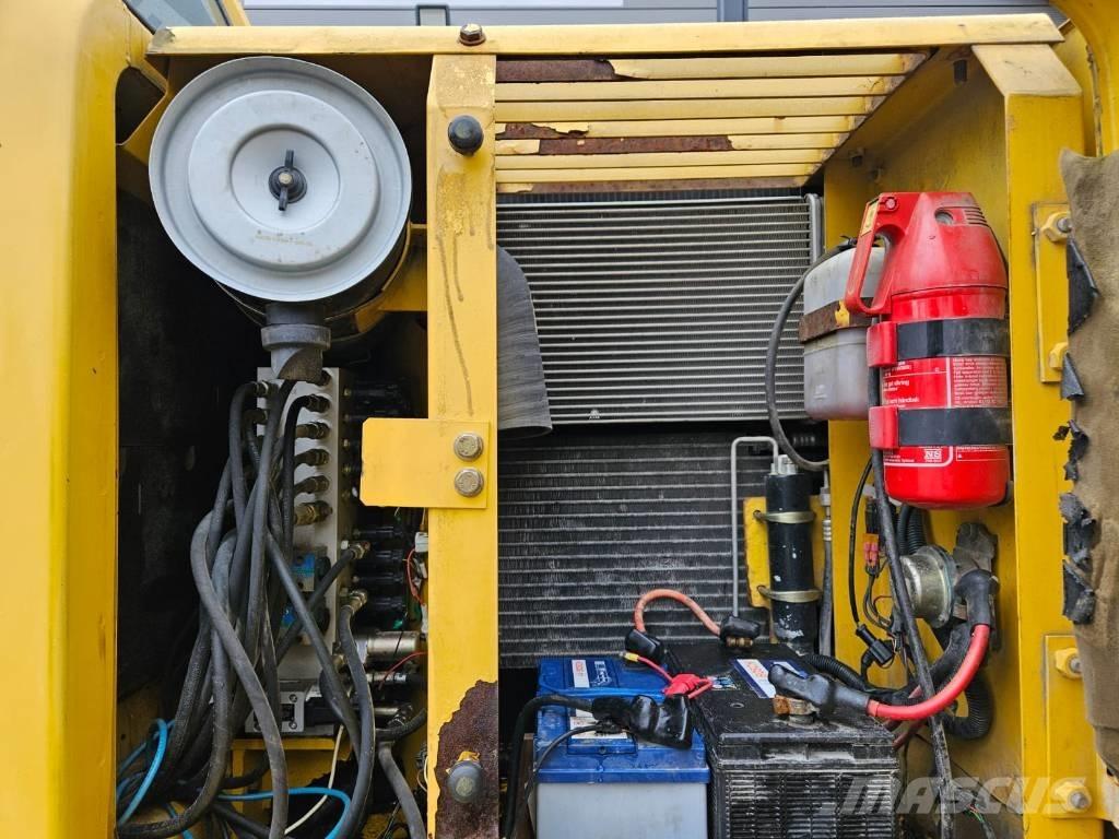 Komatsu PW 130ES-6K Bageri na kotačima