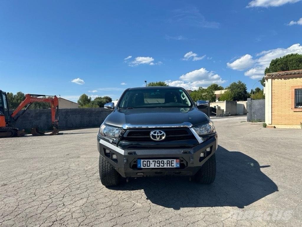 Toyota Hilux Automobili