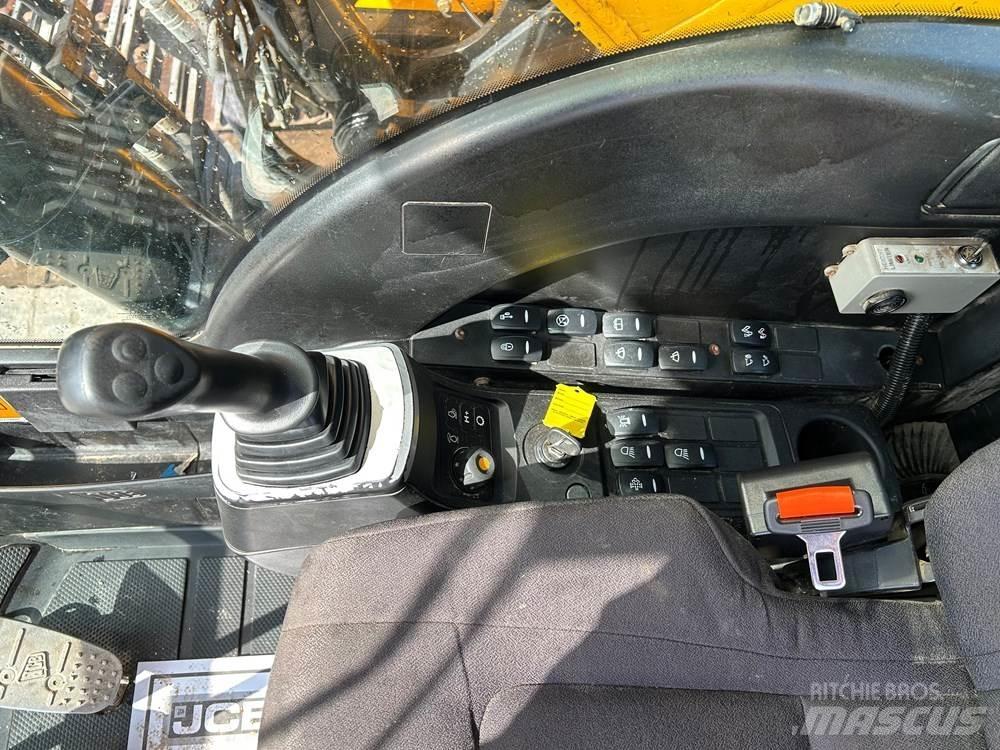 JCB JS220 LC Bageri gusjeničari