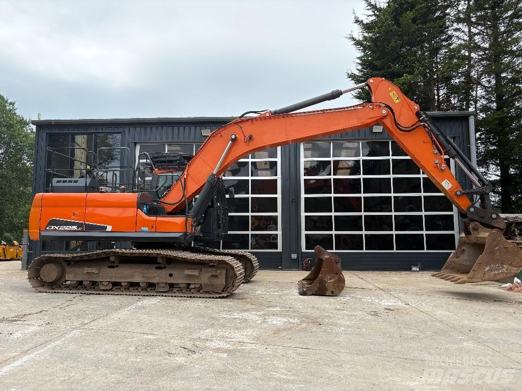 Doosan DX 225 LC-5 Bageri gusjeničari