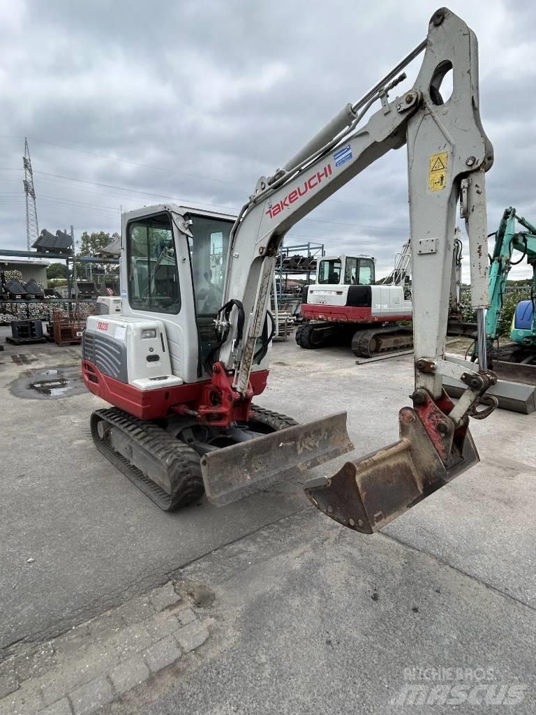 Takeuchi TB 228 Mini bageri <7t