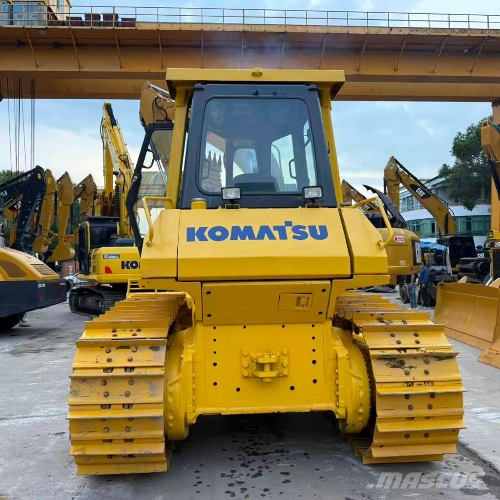Komatsu D65PX-12E Buldožeri gusjeničari