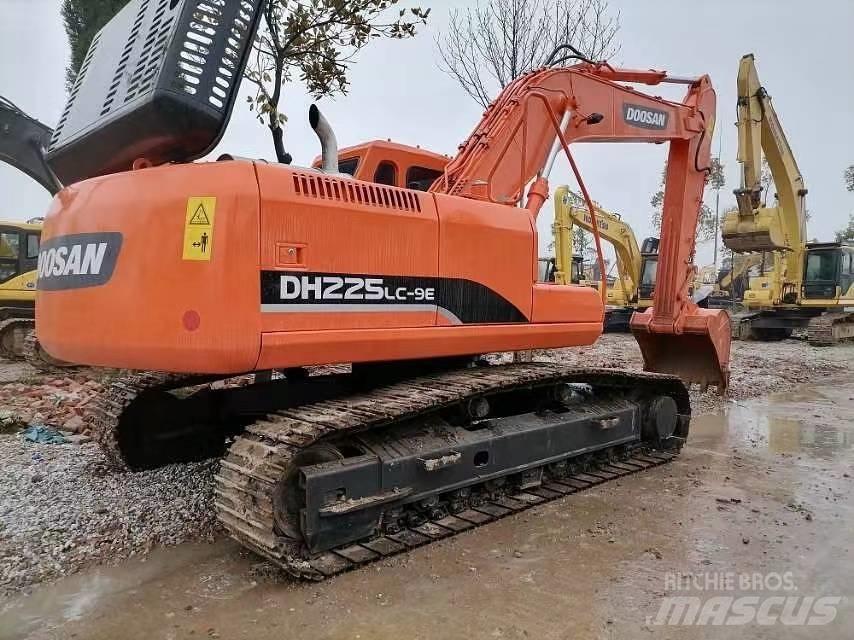 Doosan 225 LC-9 Bageri gusjeničari