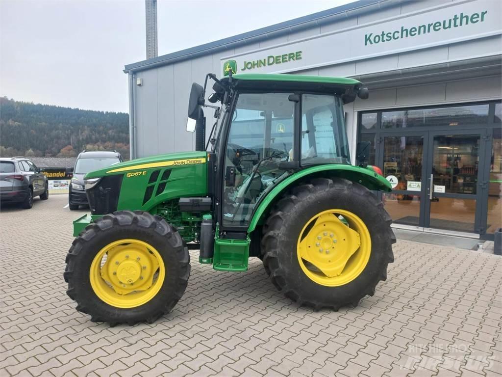 John Deere 5067E Traktori