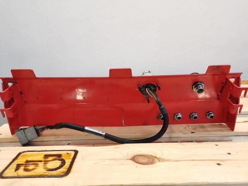Manitou MLT shield Kabine i unutrašnjost