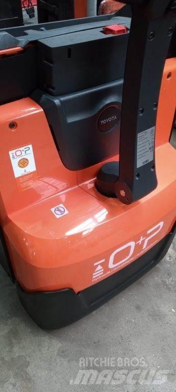 Toyota LWE 200 Nisko podizni električni viličar