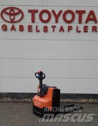 Toyota LWE 200 Nisko podizni električni viličar