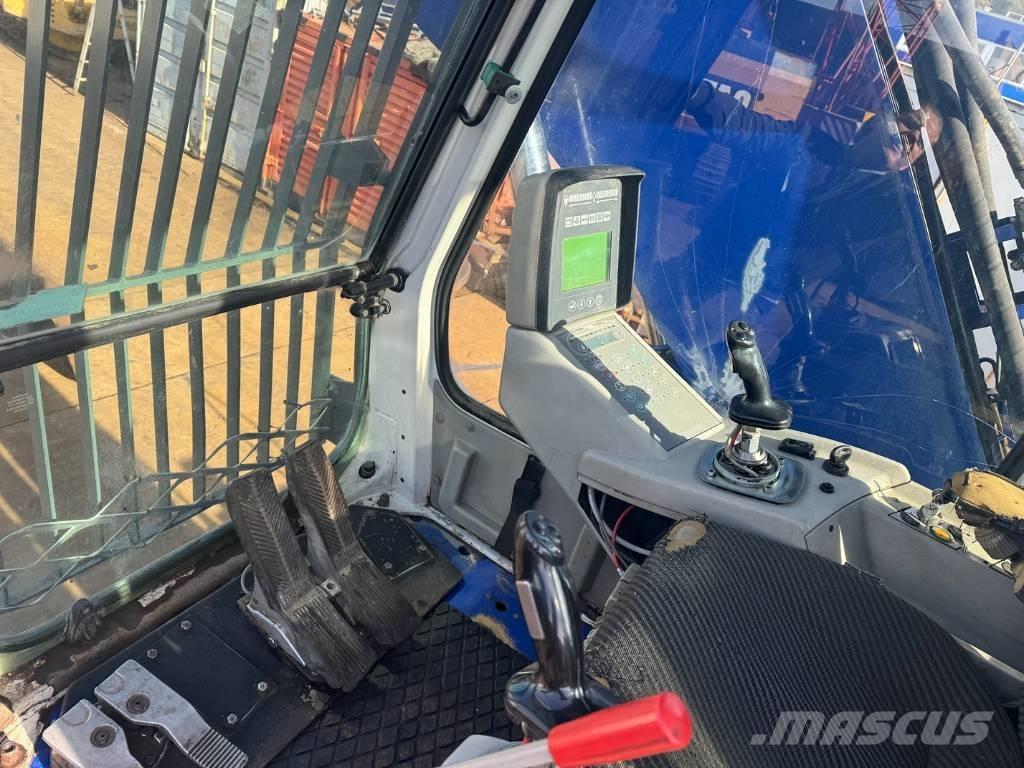 Liebherr R 924 B EW Bageri za manipuliranje materijalom / otpadom