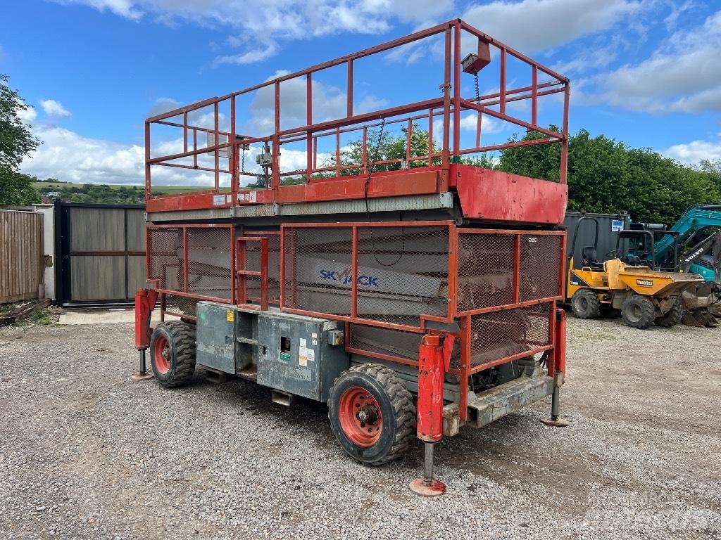 SkyJack SJ 9250 Škaraste platforme