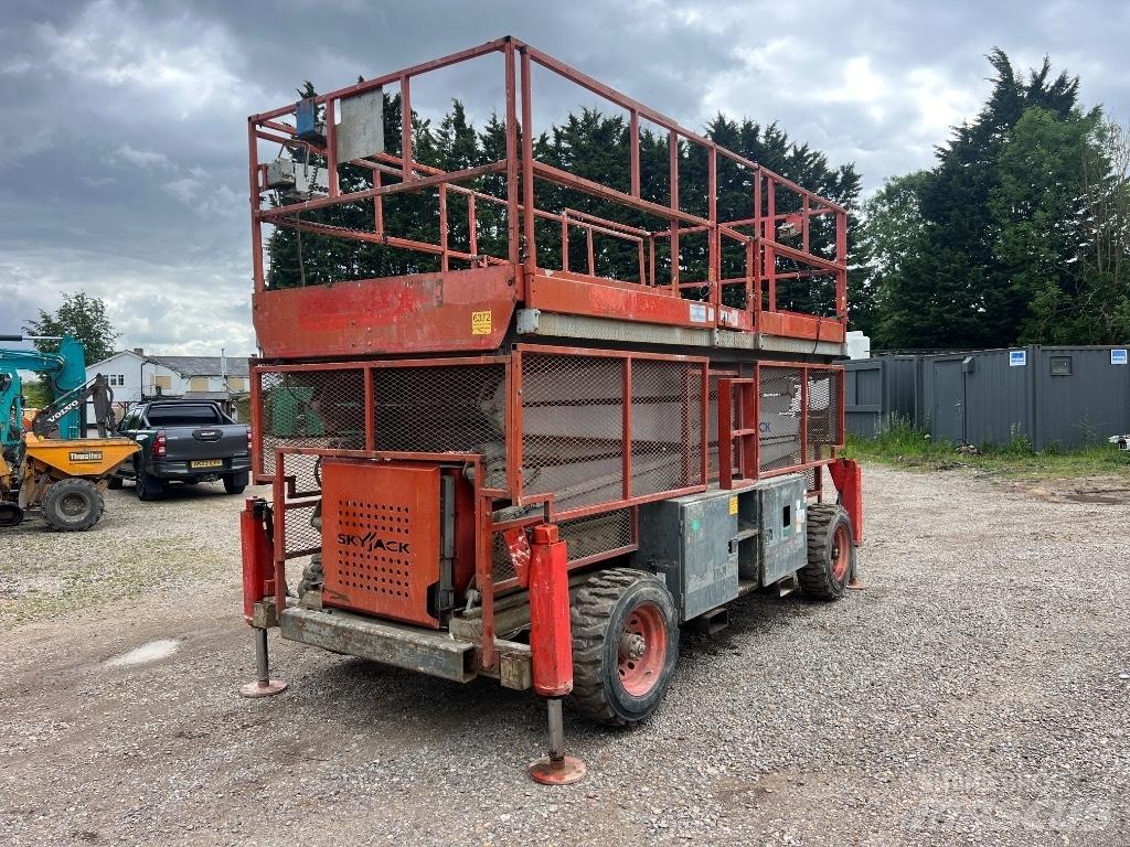 SkyJack SJ 9250 Škaraste platforme