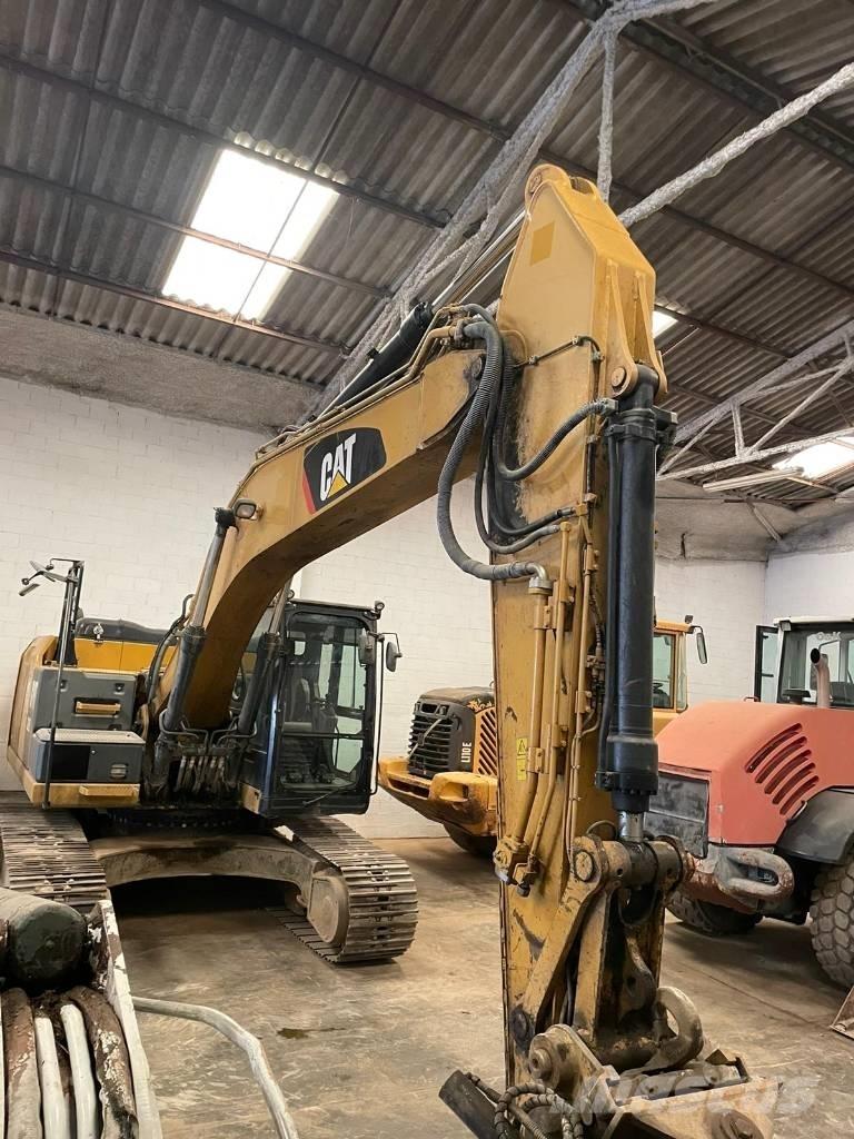 CAT 320 E Bageri gusjeničari