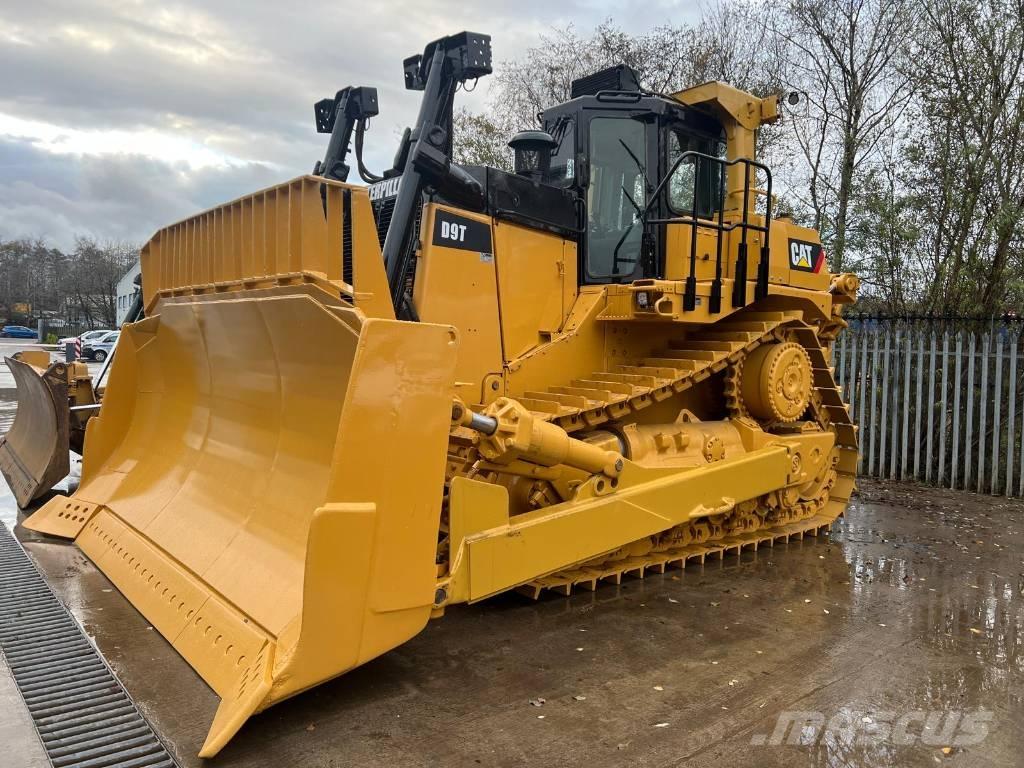 CAT D 9 T Buldožeri gusjeničari