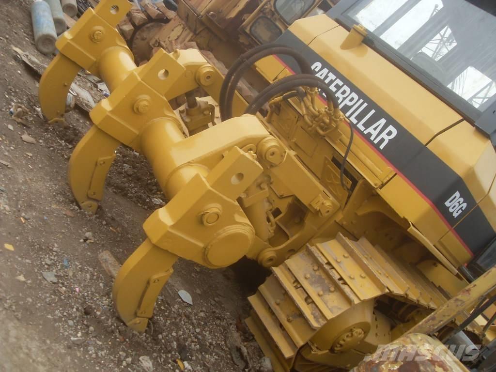 CAT D 6 G Buldožeri gusjeničari