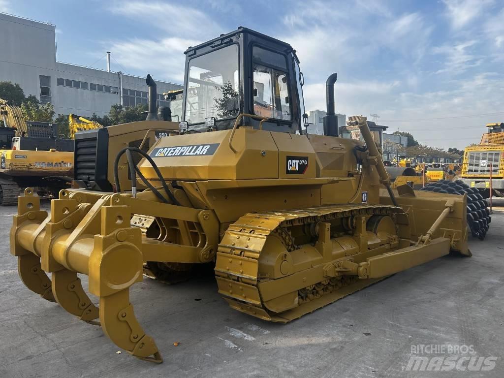 CAT D7G Buldožeri gusjeničari