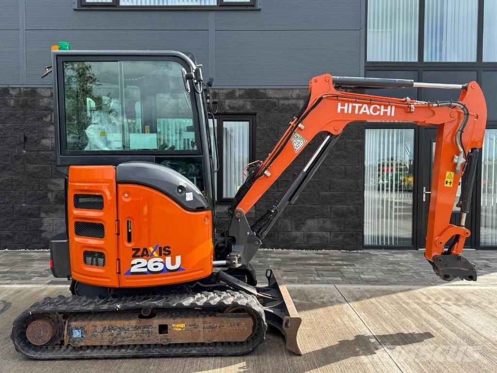 Hitachi ZX 26 U-6 Mini bageri <7t