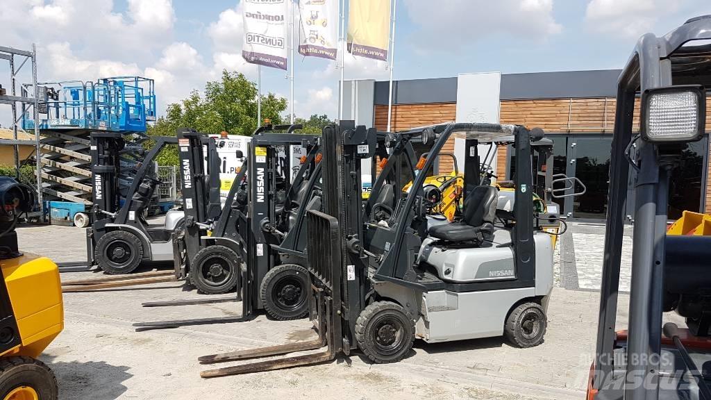 Nissan U1D2A25LQ Plinski viličari