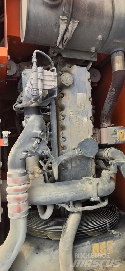 Doosan DX 210 W Bageri na kotačima