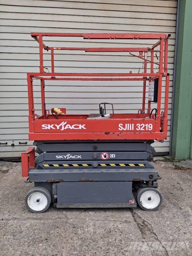 SkyJack SJ III 3219 Škaraste platforme