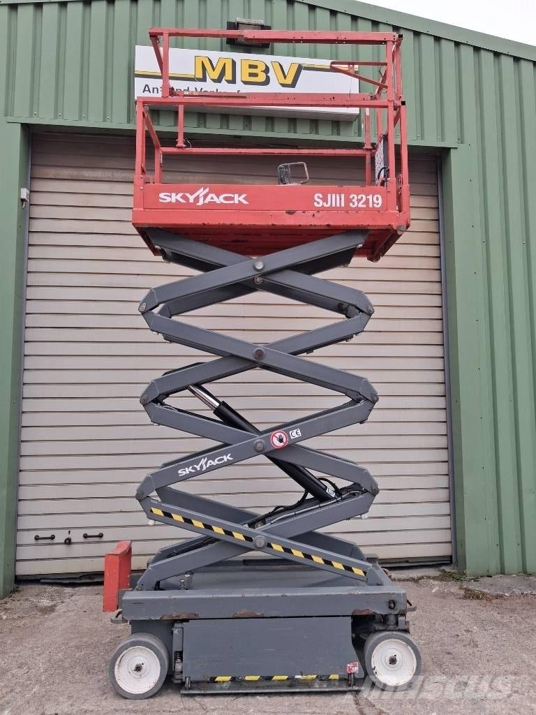 SkyJack SJ III 3219 Škaraste platforme