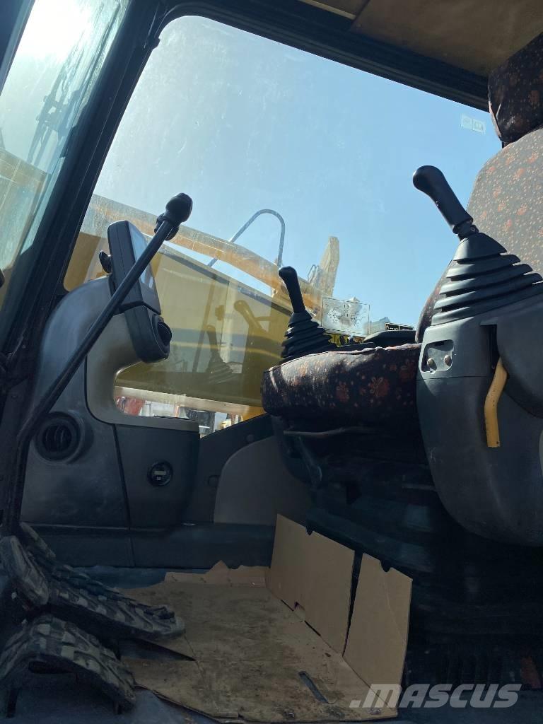 CAT 326D Bageri gusjeničari