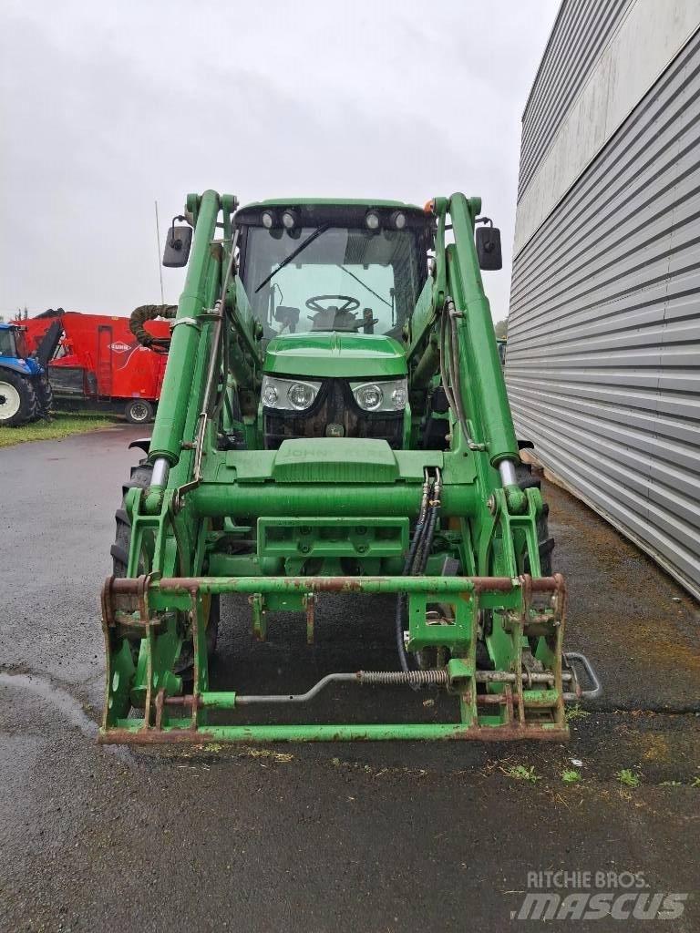 John Deere 6110 Traktori