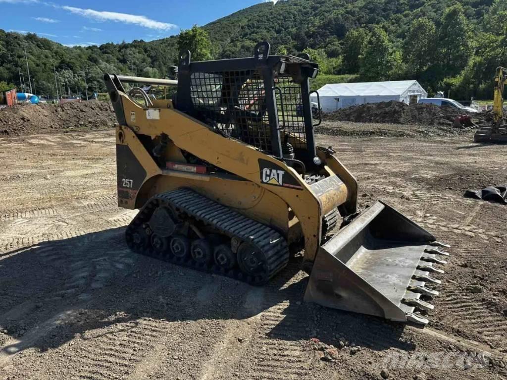 CAT 257 Utovarivači gusjeničari