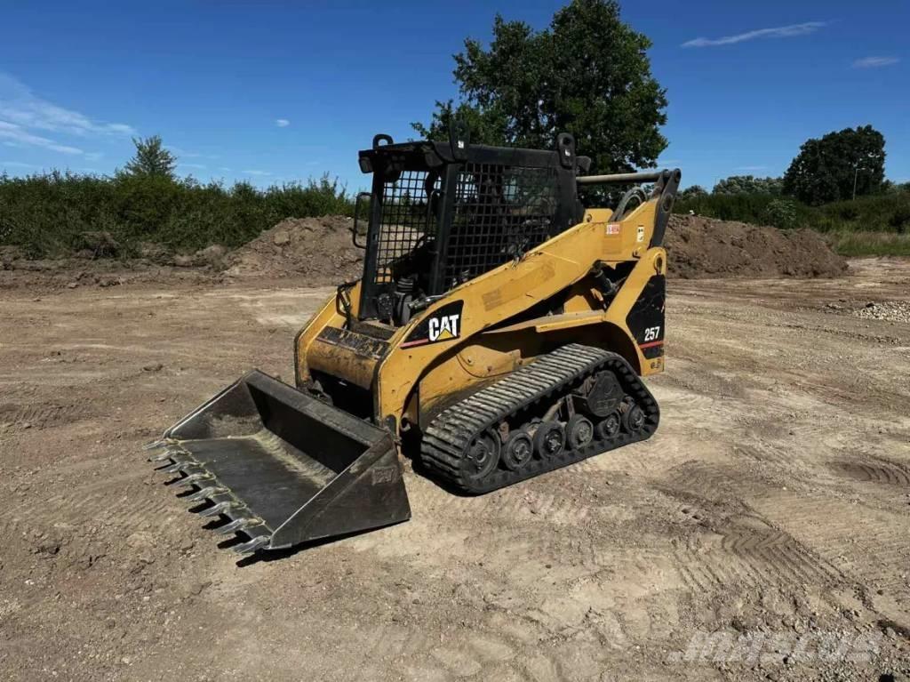 CAT 257 Utovarivači gusjeničari