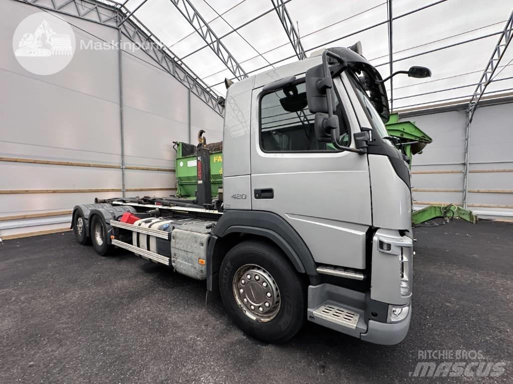 Volvo FM 420 Rol kiper kamioni s kukama za dizanje