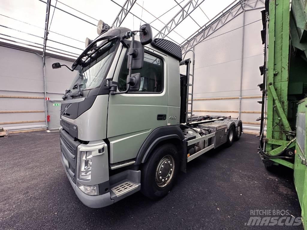 Volvo FM 420 Rol kiper kamioni s kukama za dizanje