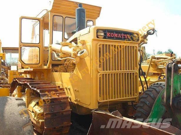 Komatsu d155a-1 Buldožeri gusjeničari