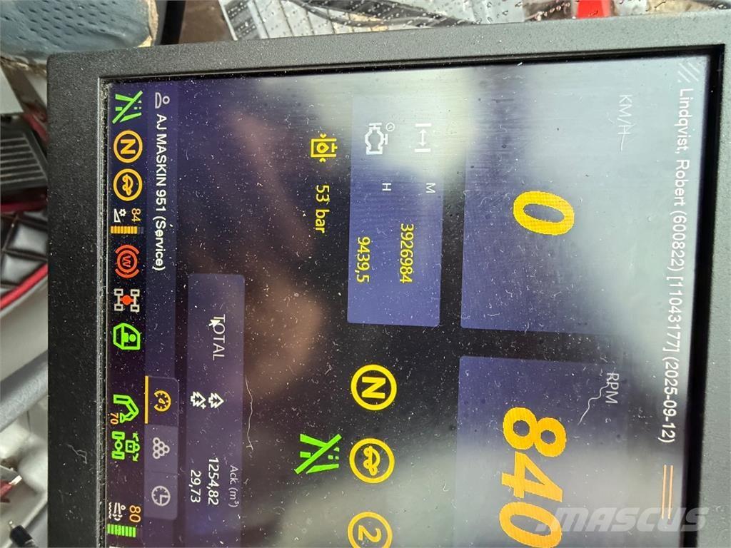 Komatsu 951 Harversteri