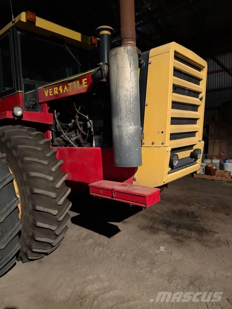 Versatile 835 Traktori