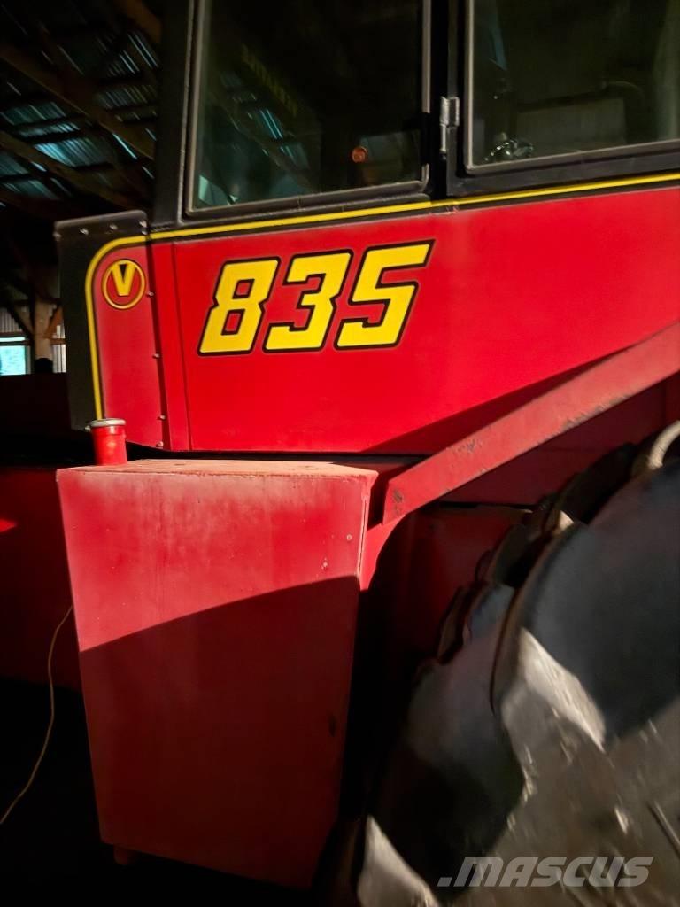 Versatile 835 Traktori