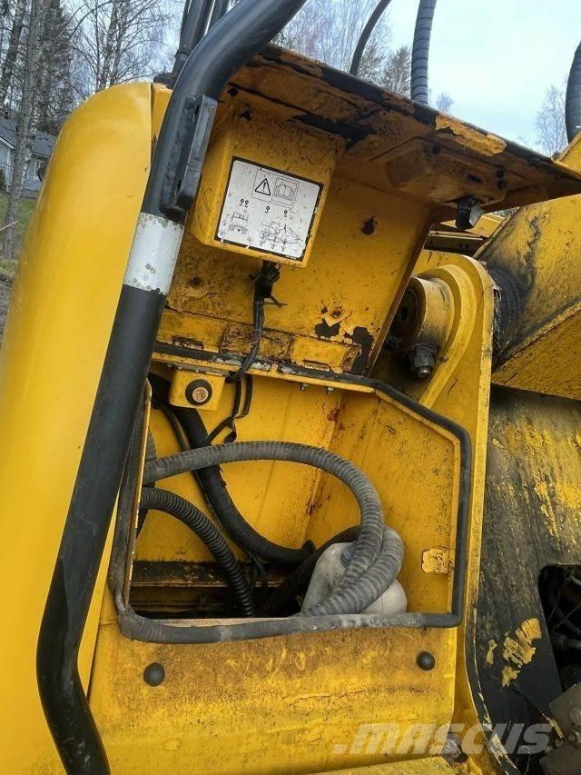 JCB JS 200 LC Bageri gusjeničari