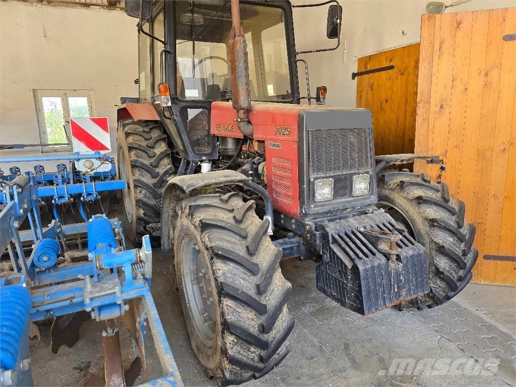 Belarus MTS 1025 Traktori