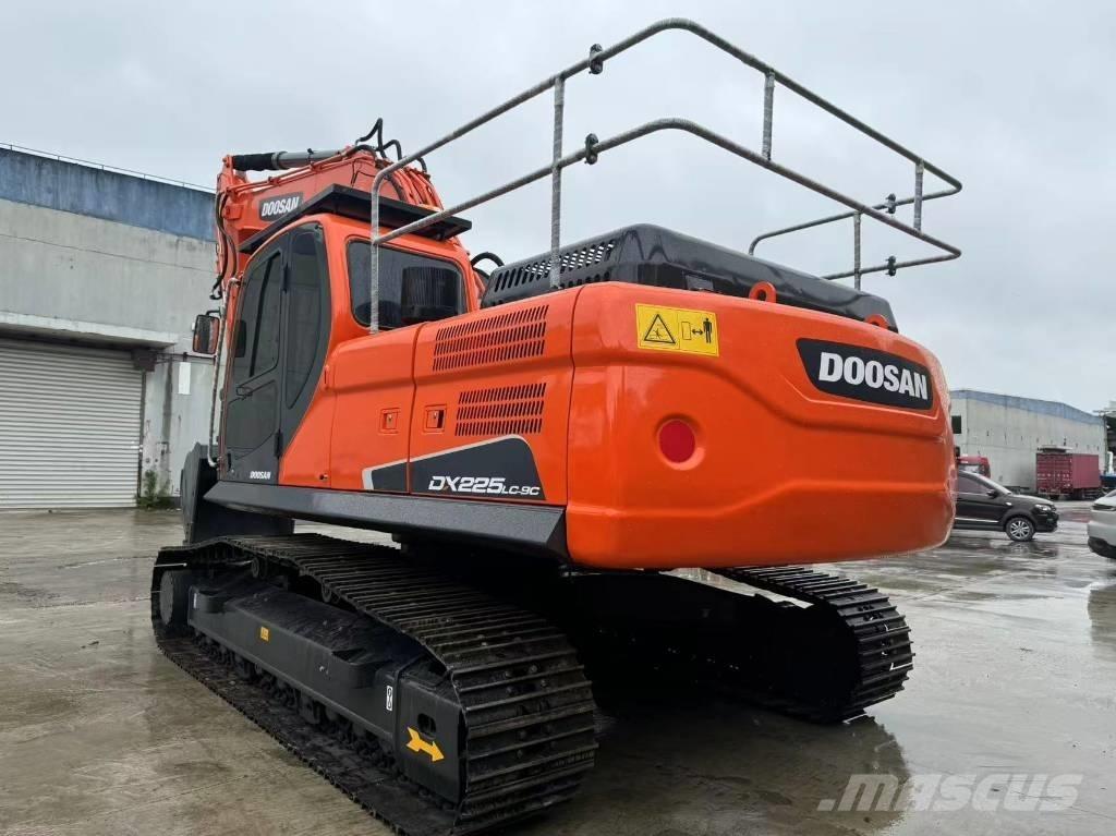 Doosan DX 225 LC Bageri gusjeničari