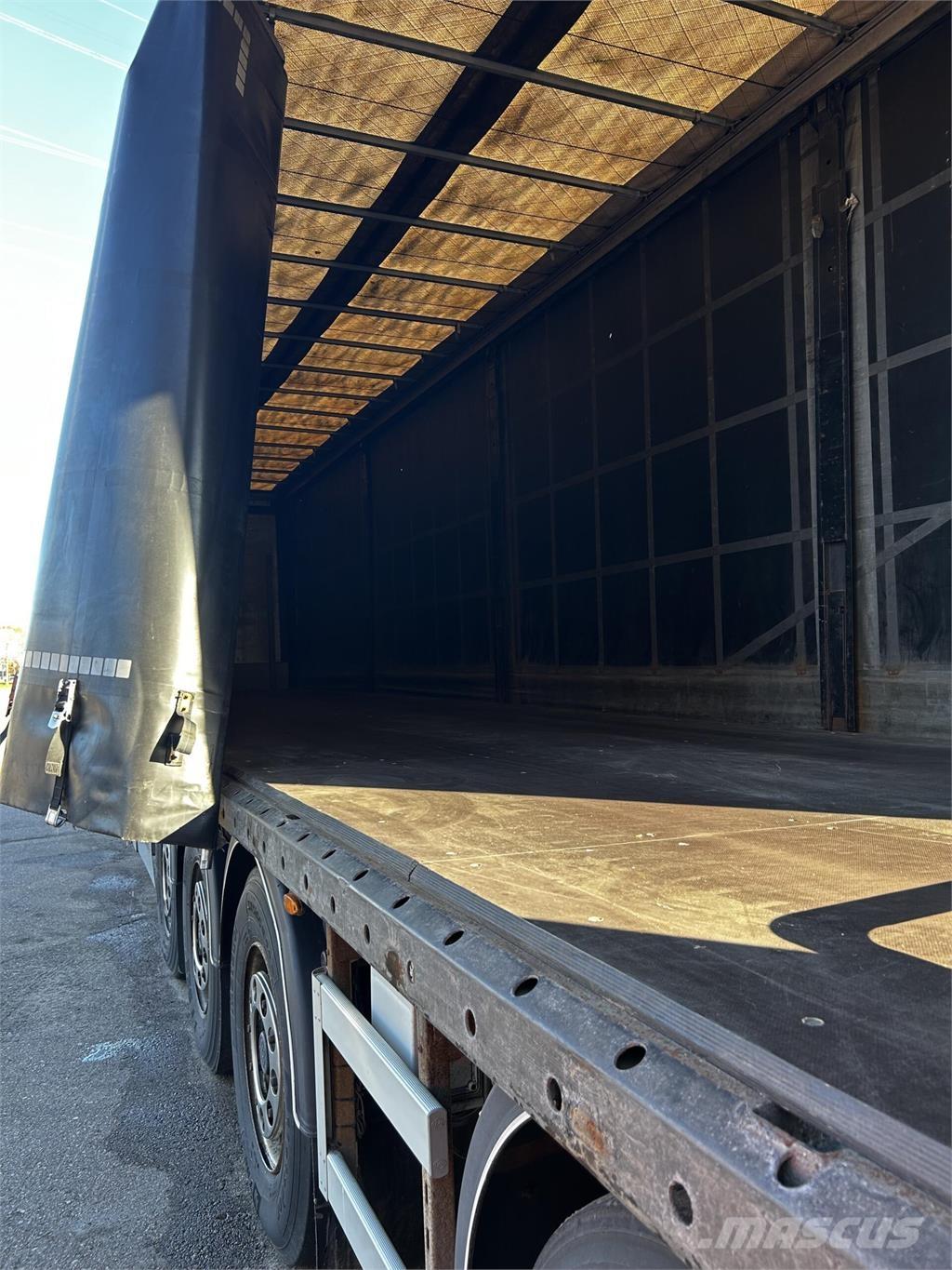 Nordic Trailer  Poluprikolice sa ceradom