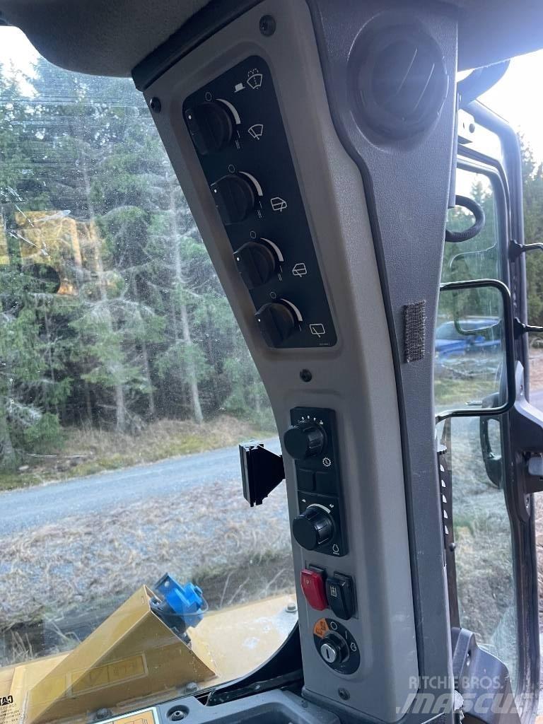 CAT D 6 XE LGP Buldožeri gusjeničari