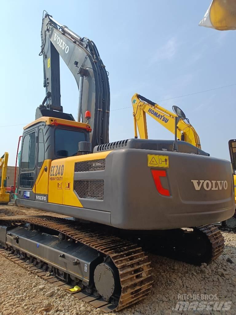 Volvo EC 240 Bageri gusjeničari