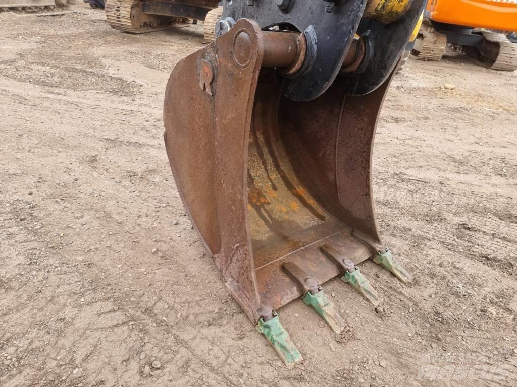 JCB JS 210 LC Bageri gusjeničari