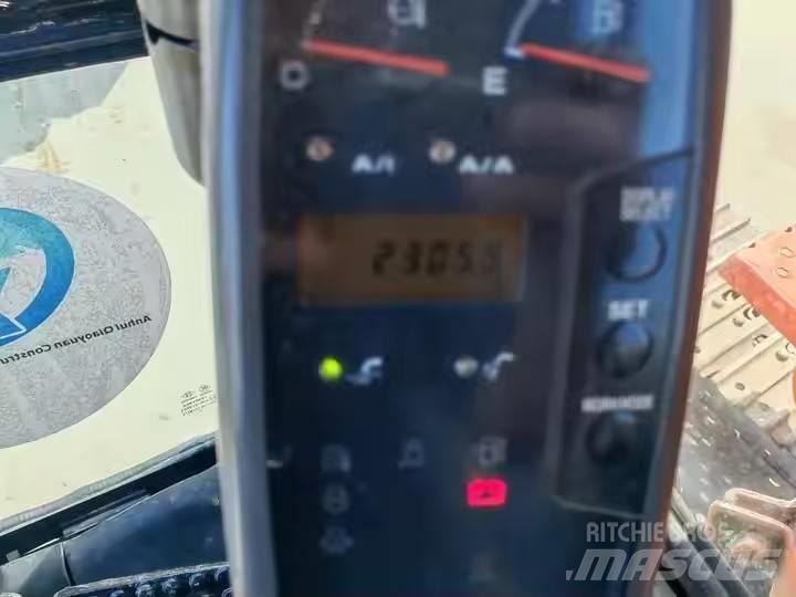 Hitachi ZX135 Bageri gusjeničari