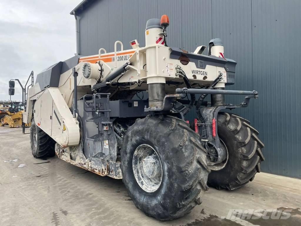 Wirtgen WR200XLi Kompaktori zemlje