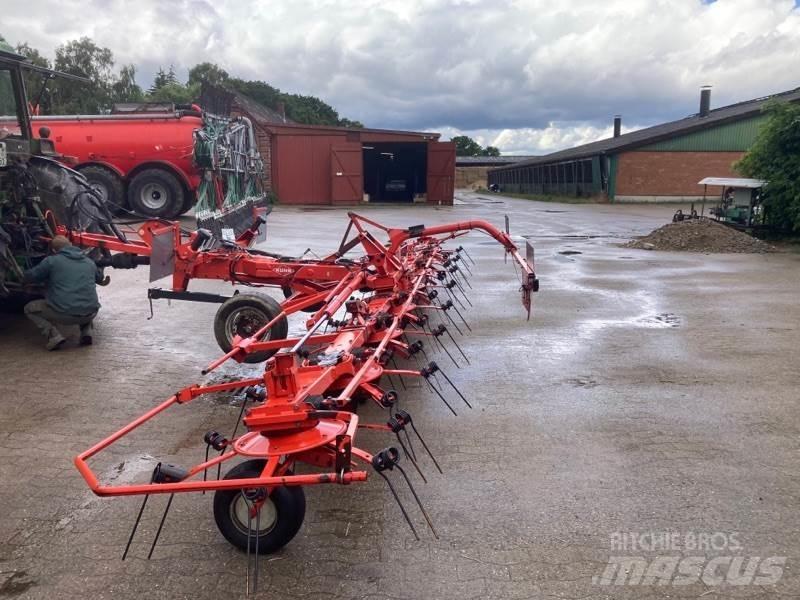Kuhn GF8702T Okretači i sakupljači sijena
