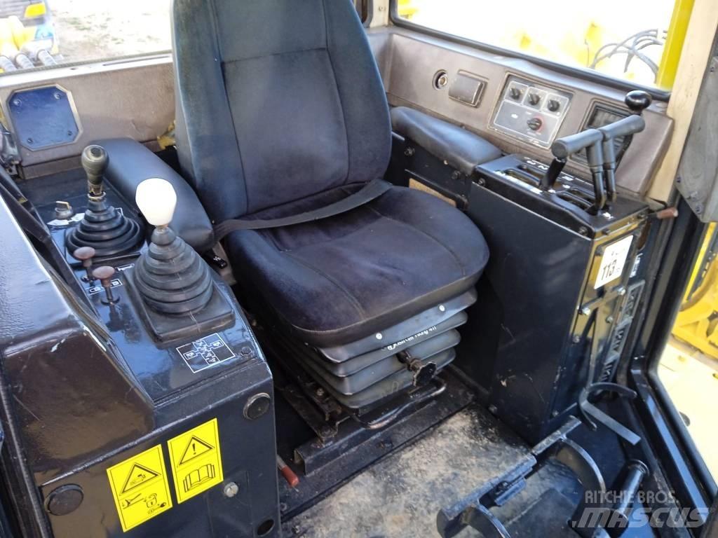 Komatsu D 155 AX-3 Buldožeri gusjeničari